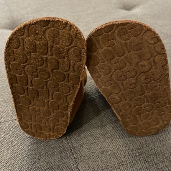 UGG baby boots 0-12 M - Picture 4 of 4